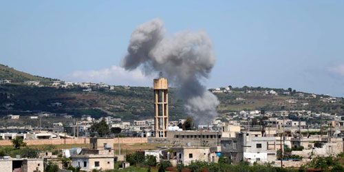 مقتل عشرة مدنيين في قصف جوي لقوات النظام السوري على محافظة إدلب 