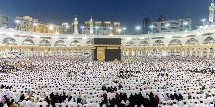 قاصدو المسجد الحرام يثمّنون جاهزية الخدمات المقدمة لهم ليلة 27 