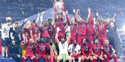 حمى احتفالات ليفربول تنتقل من مدريد إلى إنجلترا.. 