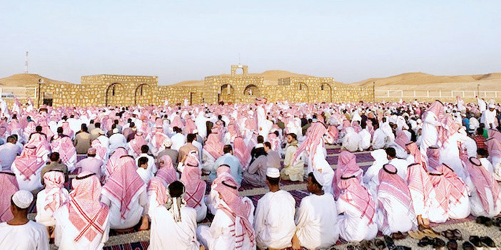  لقطات من الحضور الجماهيري لحفل المعايدة بالطرفية ومصلى العيد الجديد