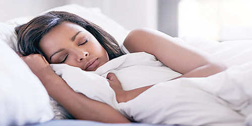 تعديل عاداتك بالنوم مبكرًا يقلل من تعرُّضك للأمراض 