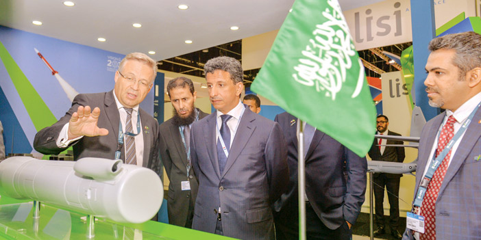 جناح الشركة السعودية للصناعات العسكرية (SAMI) في معرض باريس الجوي يستقبل عددًا من الزوار 