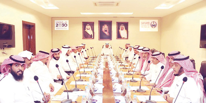  المحافظ يترأس الاجتماع