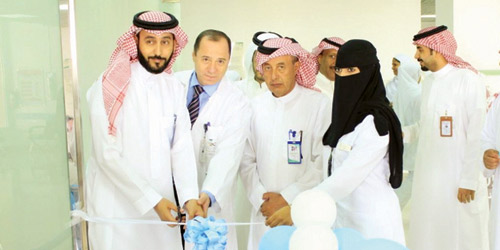  جانب من زيارة محافظ عنيزة للمعرض