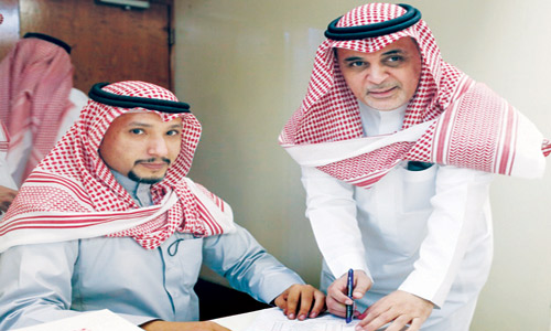  هشام مرسي خلال تسجيل حضوره بالجمعية العمومية لنادي الوحدة