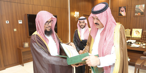  سموه ومعالي نائب زير الشؤون الإسلامية