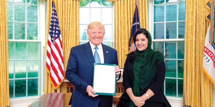  الرئيس ترامب خلال استقباله الأميرة ريما بنت بندر بن سلطان