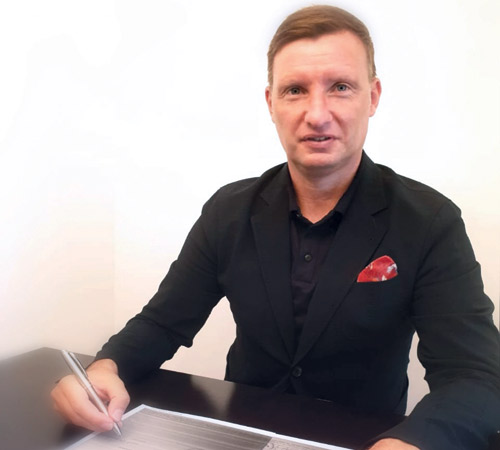  الكرواتي الين هورفات مدرب قدم الخليج القادم