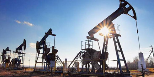 أسعار النفط الخام تبلغ أعلى مستوى لها خلال ستة أسابيع 
