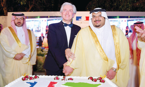 أمير منطقة الرياض بالنيابة يشرف حفل سفارة فرنسا 