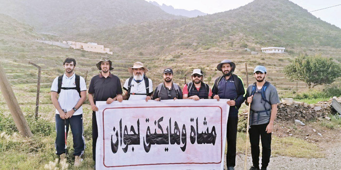 «هايكنج لجوان» الرياضي يتسلق المرتفعات 