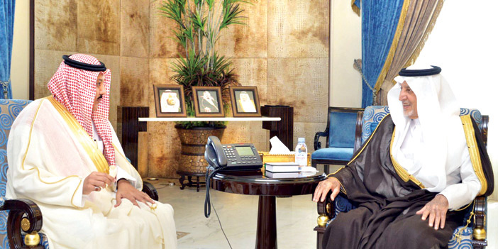 الأمير خالد الفيصل يستقبل مدير عام فرع وزارة المالية في مكة المكرمة 