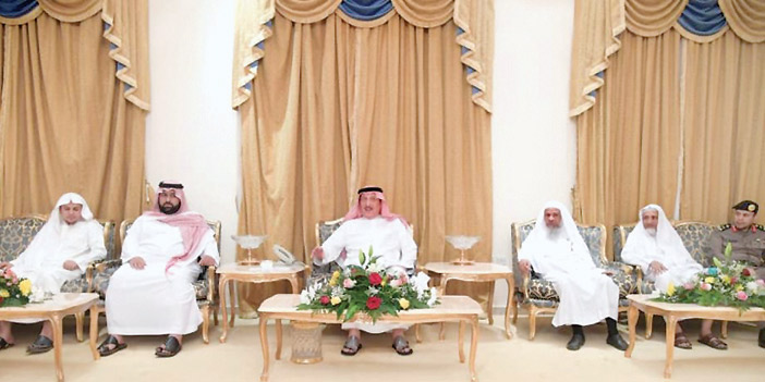  أمير منطقة جازان خلال حديثه لرؤساء المحاكم والقضاة بالمنطقة