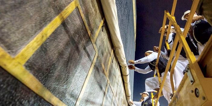  لقطات من رفع ثوب الكعبة المشرفة