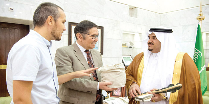  الأمير محمد بن عبدالرحمن خلال استقباله السفير القيرغيزستاني