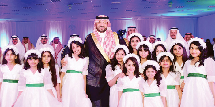  سمو أمير منطقة الحدود الشمالية خلال رعايته الملتقى الثالث لمسائية الرؤية