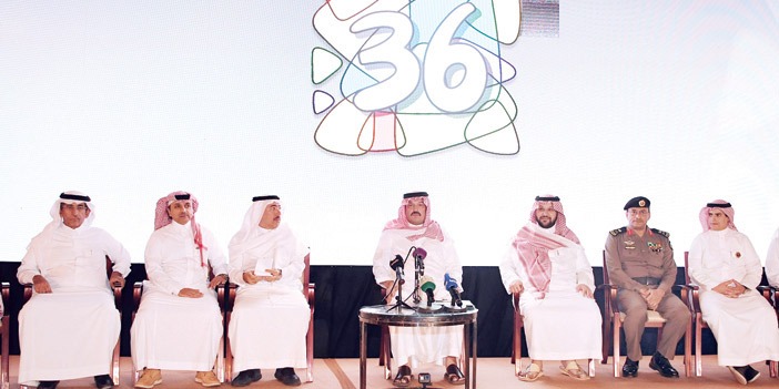  أمير منطقة عسير خلال المؤتمر الصحفي