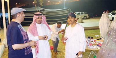 بلدية محافظة بلقرن تقيم ملتقى (علايا آرت) التشكيلي بمشاركة سعودية خليجية يمنية 