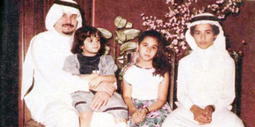  الشبيلي مع أحفاده