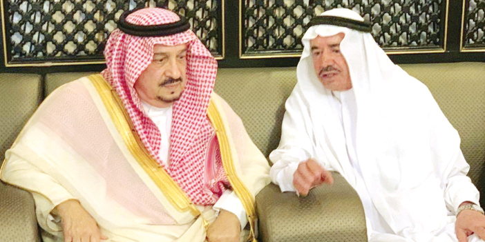  أمير الرياض خلال تقديمه واجب العزاء في وفاة د. عبد الرحمن الشبيلي