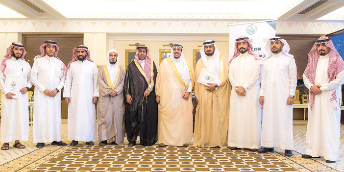  لقطة جماعية مع سموه عقب مراسم توقيع الاتفاقية