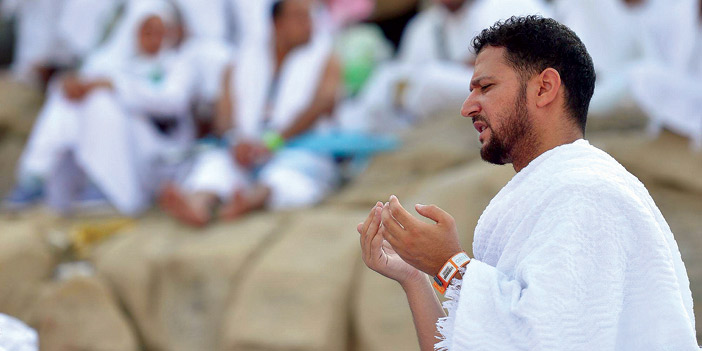 «لبيك اللهم لبيك».. جمال البداية وروعة المناجاة 