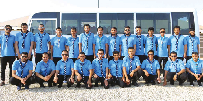  لقطة جماعية لجوالة جامعة القصيم المشاركين في خدمة الحجاج