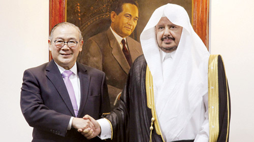  وزير الخارجية الفلبيني لدى استقباله د. آل الشيخ