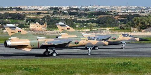 سلاح الجو الليبي يستهدف مواقع عدة في طرابلس 