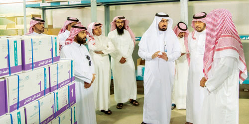  الجاسر يطلع على سير العمل بالمستودعات وخطة توزيع الكتب المدرسية