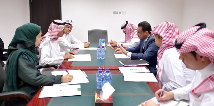 مساعد مشرف مركز الملك سلمان للإغاثة يلتقي وكيل وزير الهجرة والمهجرين العراقي 