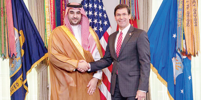   الأمير خالد بن سلمان خلال اجتماعه مع وزير الدفاع الأمريكي في «البنتاغون»