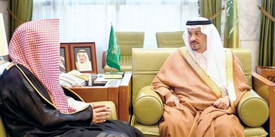 أمير منطقة الرياض يستقبل أمين هيئة كبار العلماء وعضو المجلس الأعلى للقضاء 