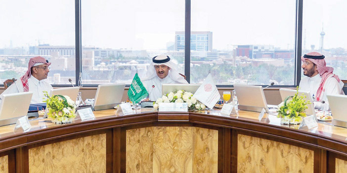  الأمير سلطان بن سلمان مترئسا الاجتماع