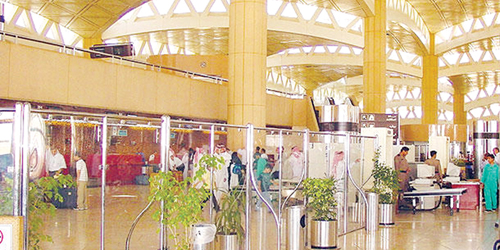 «مطارات الرياض»: آلية جديدة لإجراءات الأمتعة لرحلات «الترانزيت» 