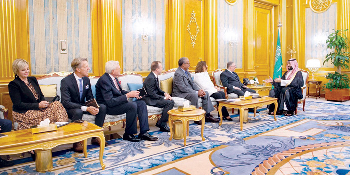   ولي العهد خلال استقباله رئيس وفد القيادات المسيحية الإنجيلية