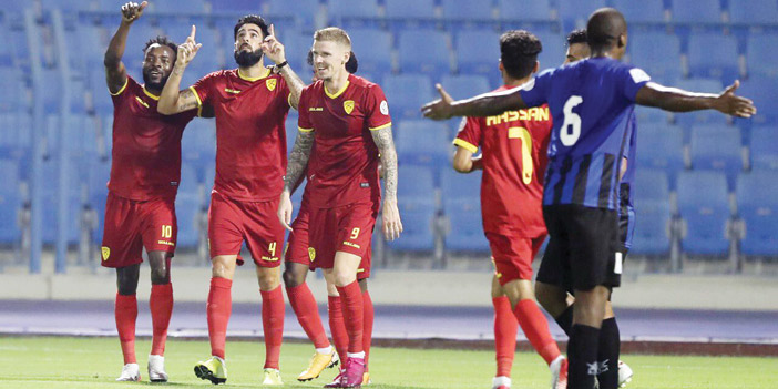  القادسية واصل الصدارة