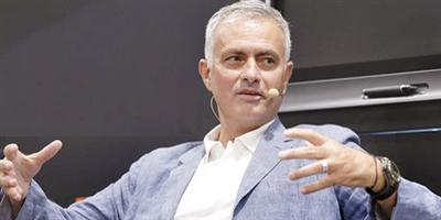 مورينيو ينقل خبراته التدريبية للمدربين السعوديين في جدة 