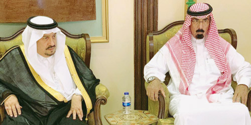  الأمير فيصل بن بندر يقدم واجب العزاء لأسرة الفغم