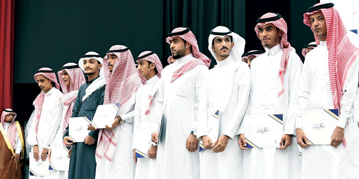  شباب وشابات جازان خلال التدريب