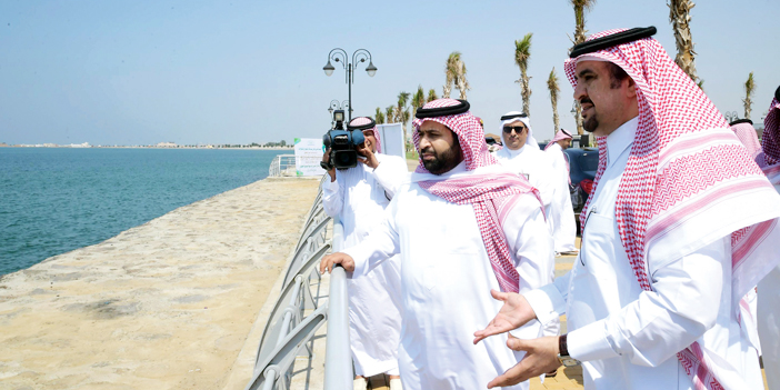 أمير منطقة جازان بالنيابة يدشن الواجهة البحرية بالكورنيش الجنوبي 