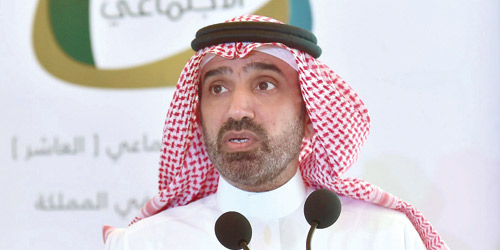  وزير العمل خلال افتتاحه المنتدى