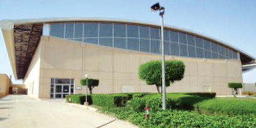  مبنى الأكاديمية بمدارس المملكة