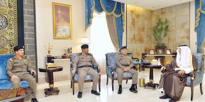  الأمير خالد الفيصل يستقبل مدير الشرطة ومديري شرطة العاصمة المقدسة السابق والحالي