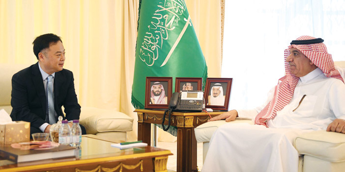  وزير الإعلام يستقبل سفير الصين
