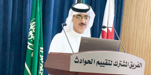  المنصور خلال مؤتمر صحفي