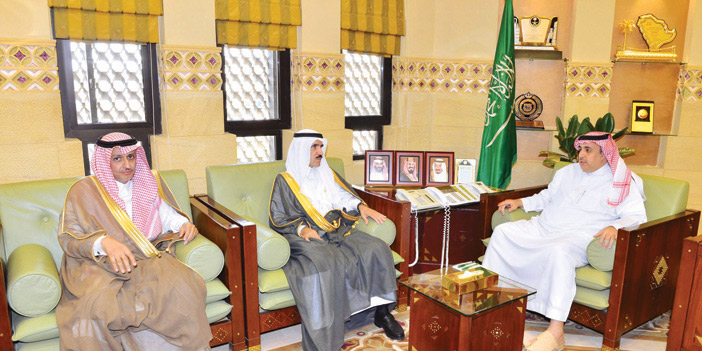 وكيل إمارة منطقة الرياض يستقبل مدير الأحوال المدنية 
