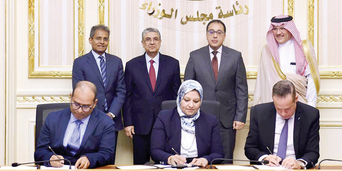  جانب من التوقيع