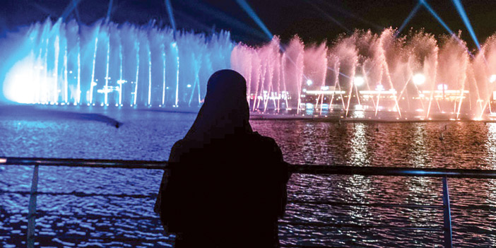  اللقطات من مهرجان الألعاب النارية في سماء الرياض ليلة أمس