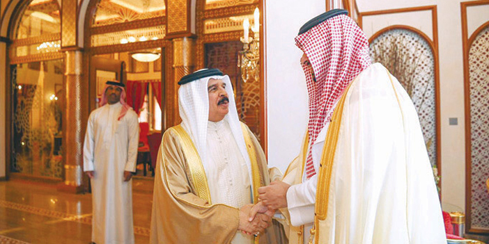 ملك البحرين يستقبل الأمير تركي بن محمد بن فهد 